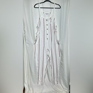 Striped Strap Jumper XL has pockets buttons